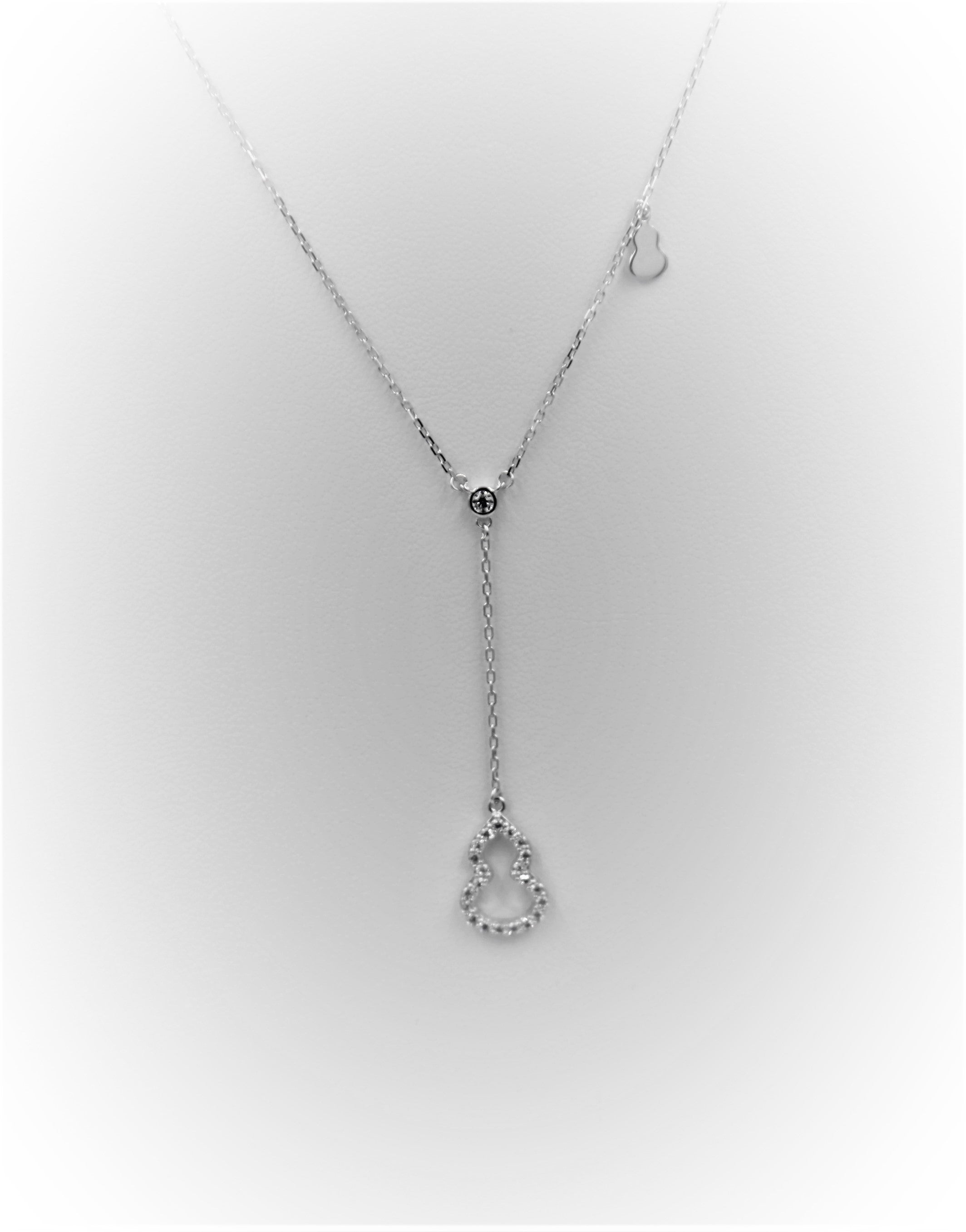 مجموعات قلادة فضية